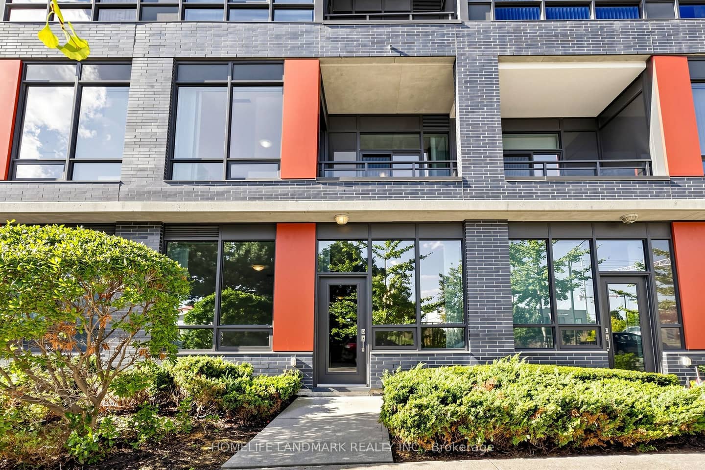 55 Eglinton Avenue 105, Mississauga, ON L5R 3P5