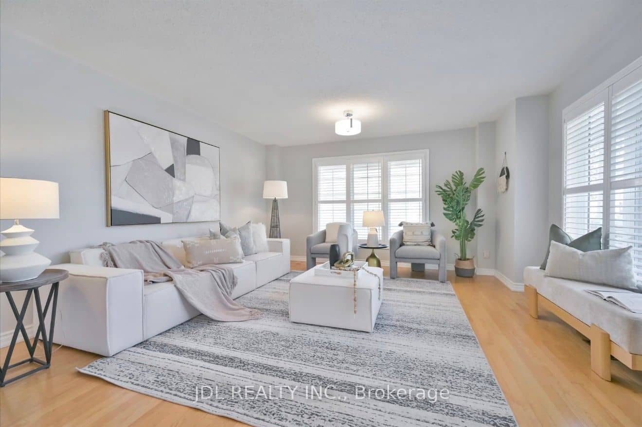 21 Iron Horse Avenue, Richmond Hill, ON L4B 4H2