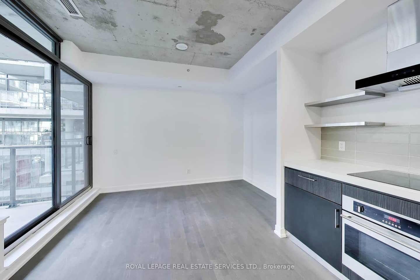 560 King Street W 626, Toronto, ON M5V 0L6