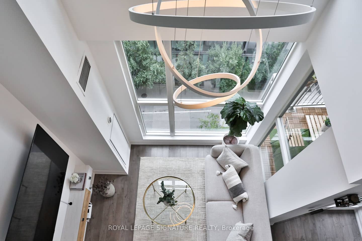 18 Merton Street 703, Toronto, ON M4S 3G9