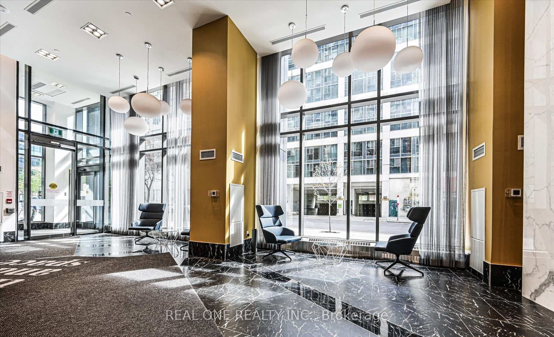 60 Princess Street 1105, Toronto, ON M5A 2C7