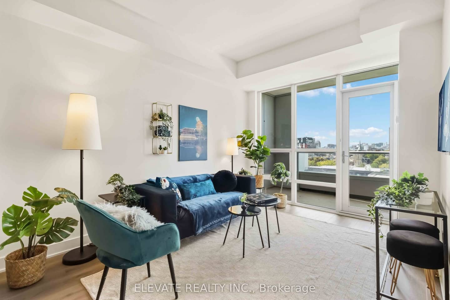 38 Cameron Street 828, Toronto, ON M5T 0C3