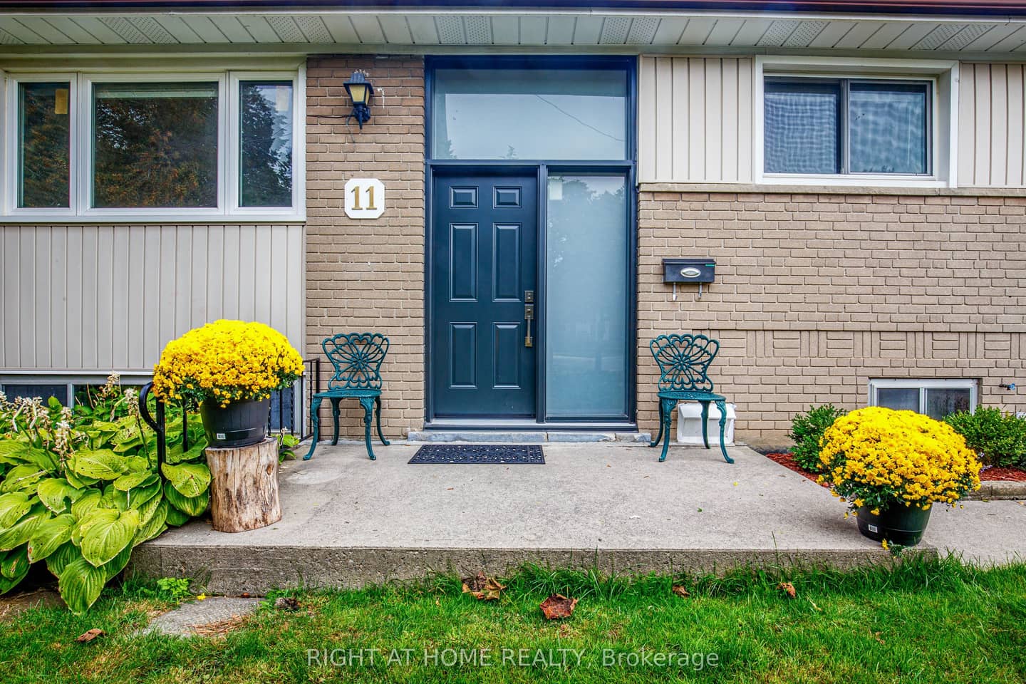 11 Fareham Crescent, Toronto, ON M1E 1J8