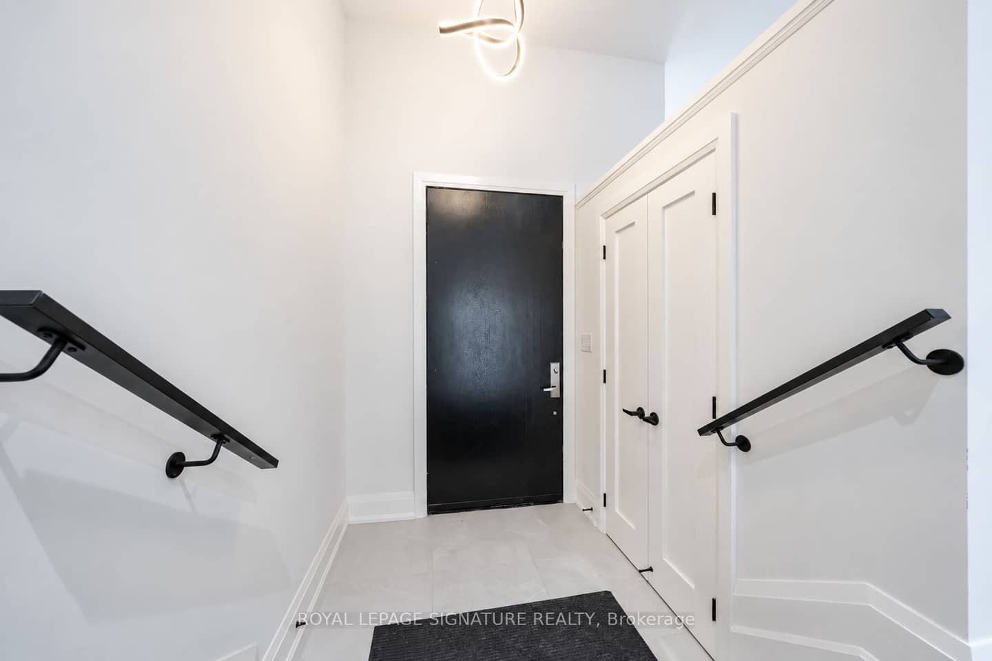 540B Pharmacy Avenue, Toronto, ON M1L 3G6