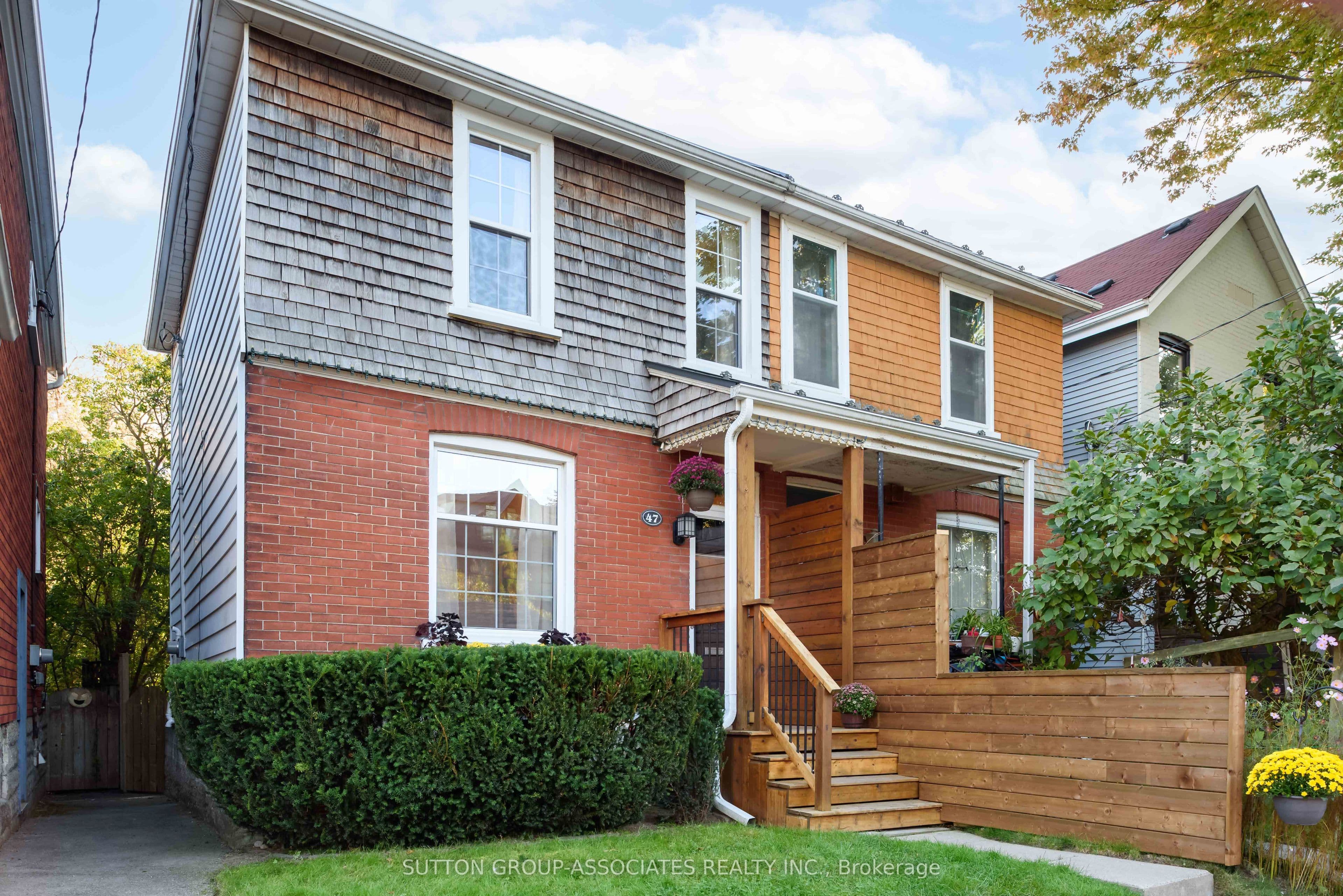 47 Hocken Avenue, Toronto, ON M6G 2K1