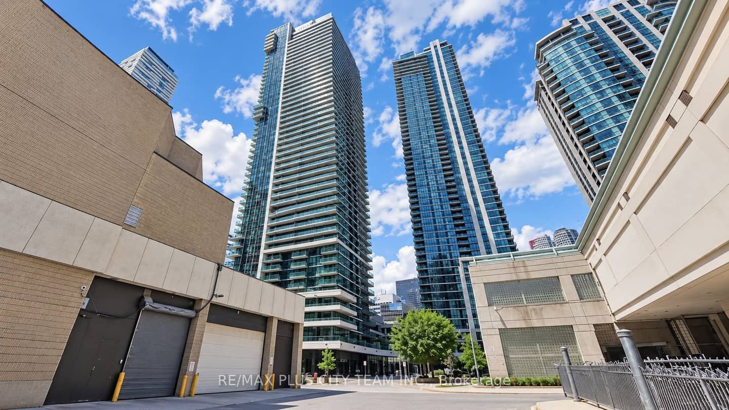 33 Bay Street 1502, Toronto, ON M5J 2Z3