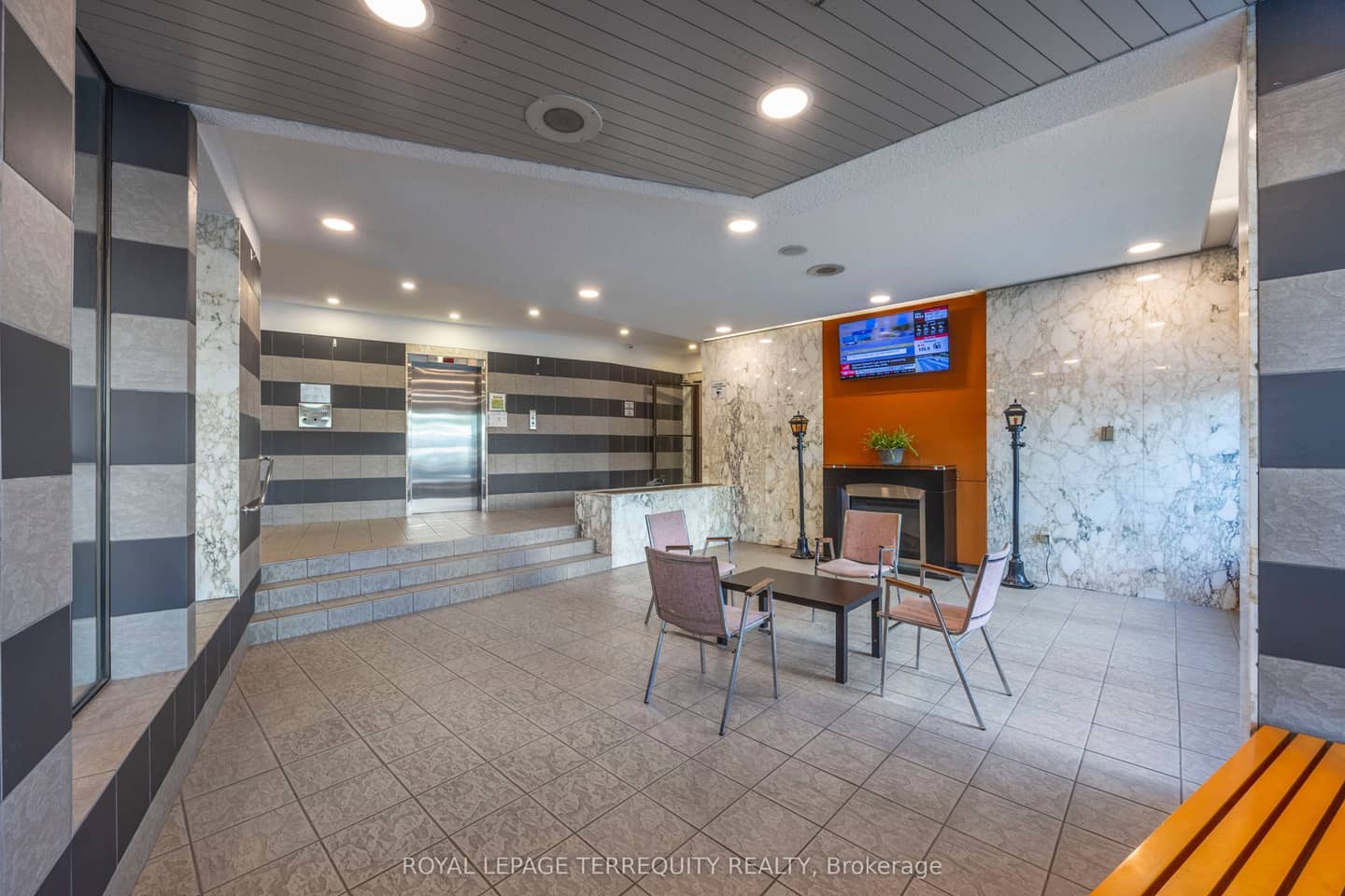 5 San Romanoway 410, Toronto, ON M3N 2Y4