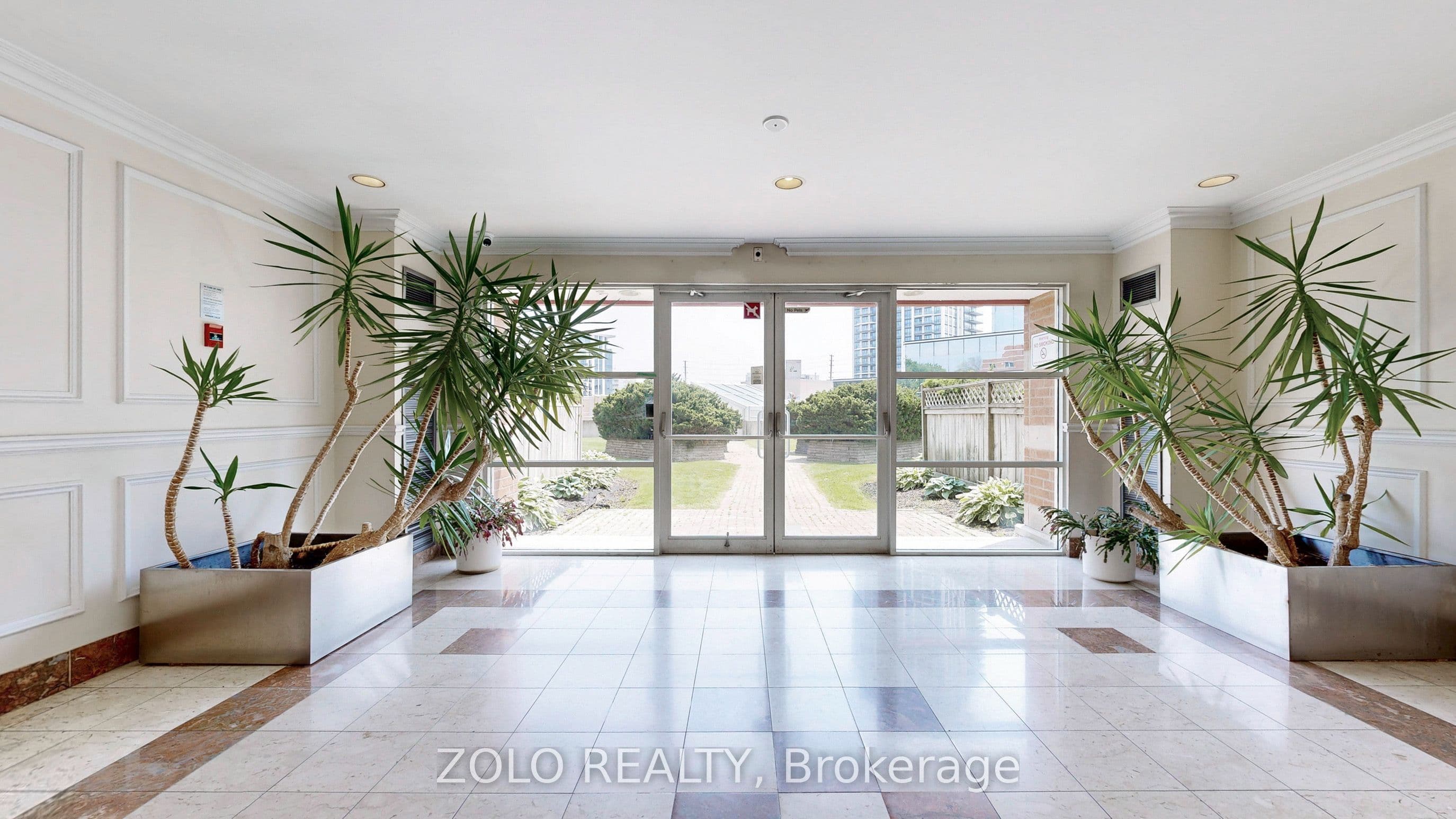 9 Chalmers Road PH4, Richmond Hill, ON L4B 3N3