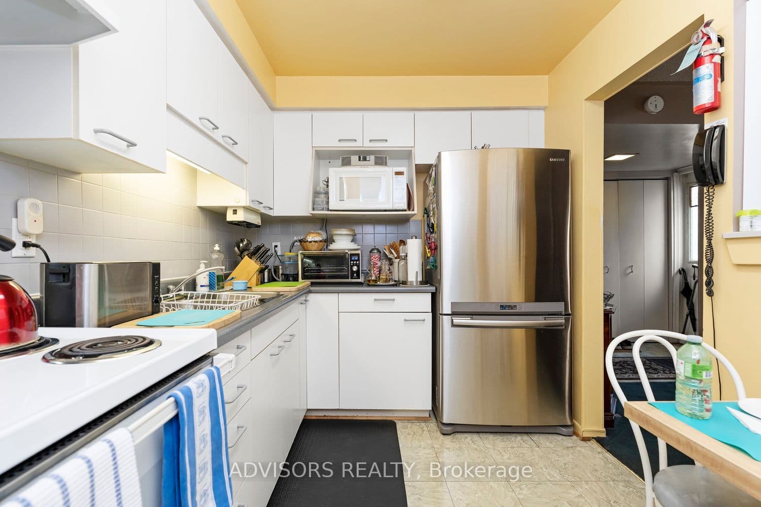 256 John Garland Boulevard 121, Toronto, ON M9V 1N8