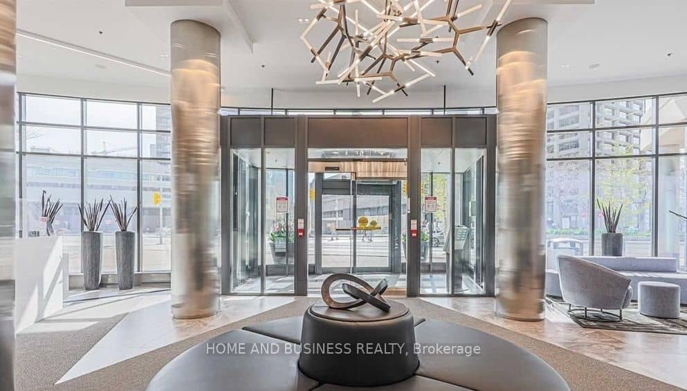 12 Yonge Street 1505, Toronto, ON M5E 1Z9