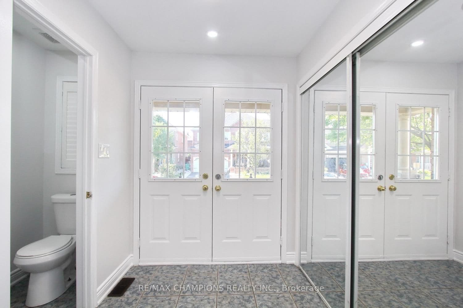 28 Egypt Drive, Brampton, ON L6R 2W3