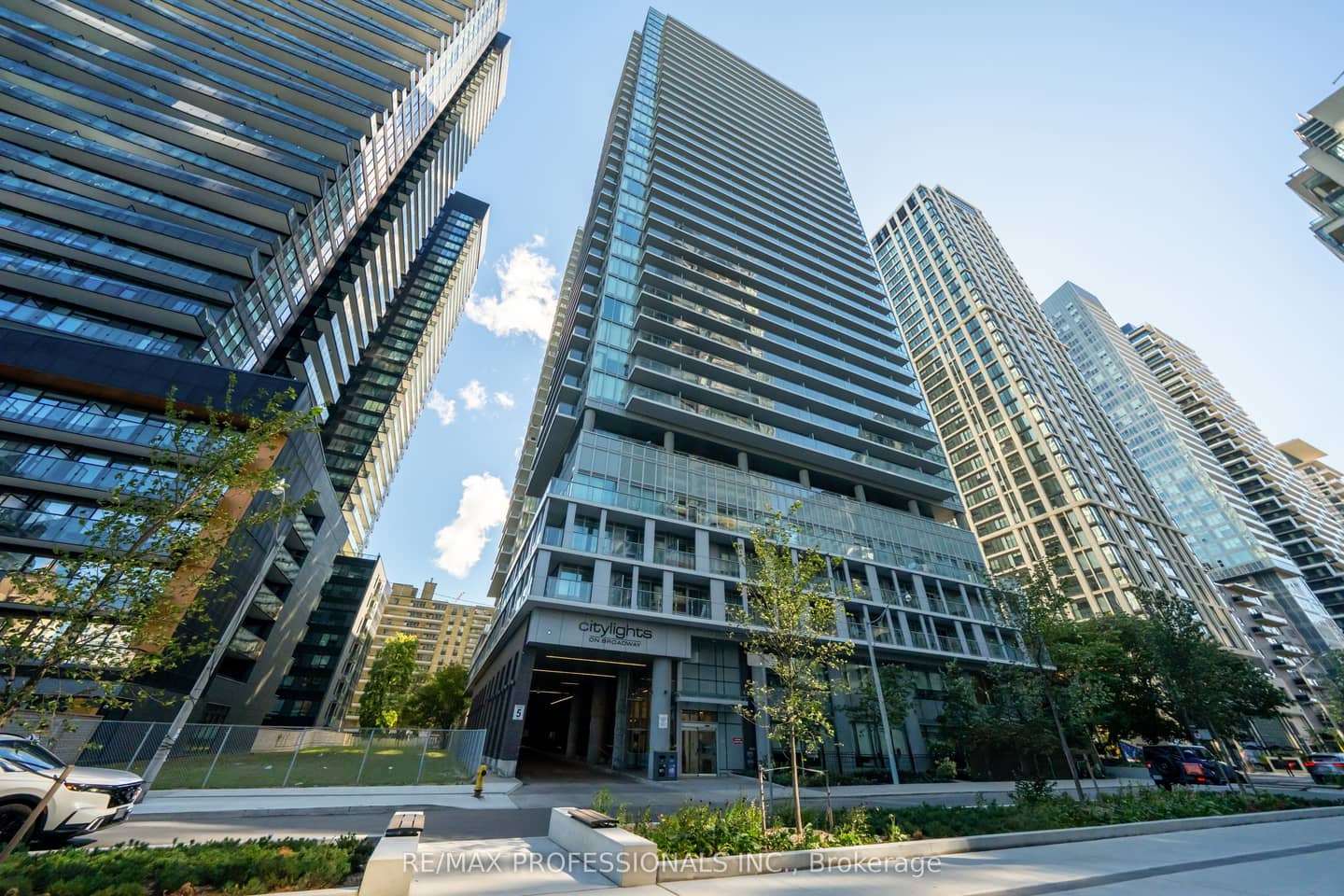 99 Broadway Avenue 2103, Toronto, ON M4P 0E3