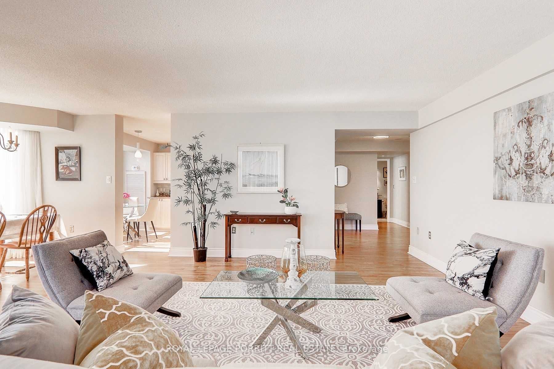 1271 Walden Circle 508, Mississauga, ON L5J 4R4