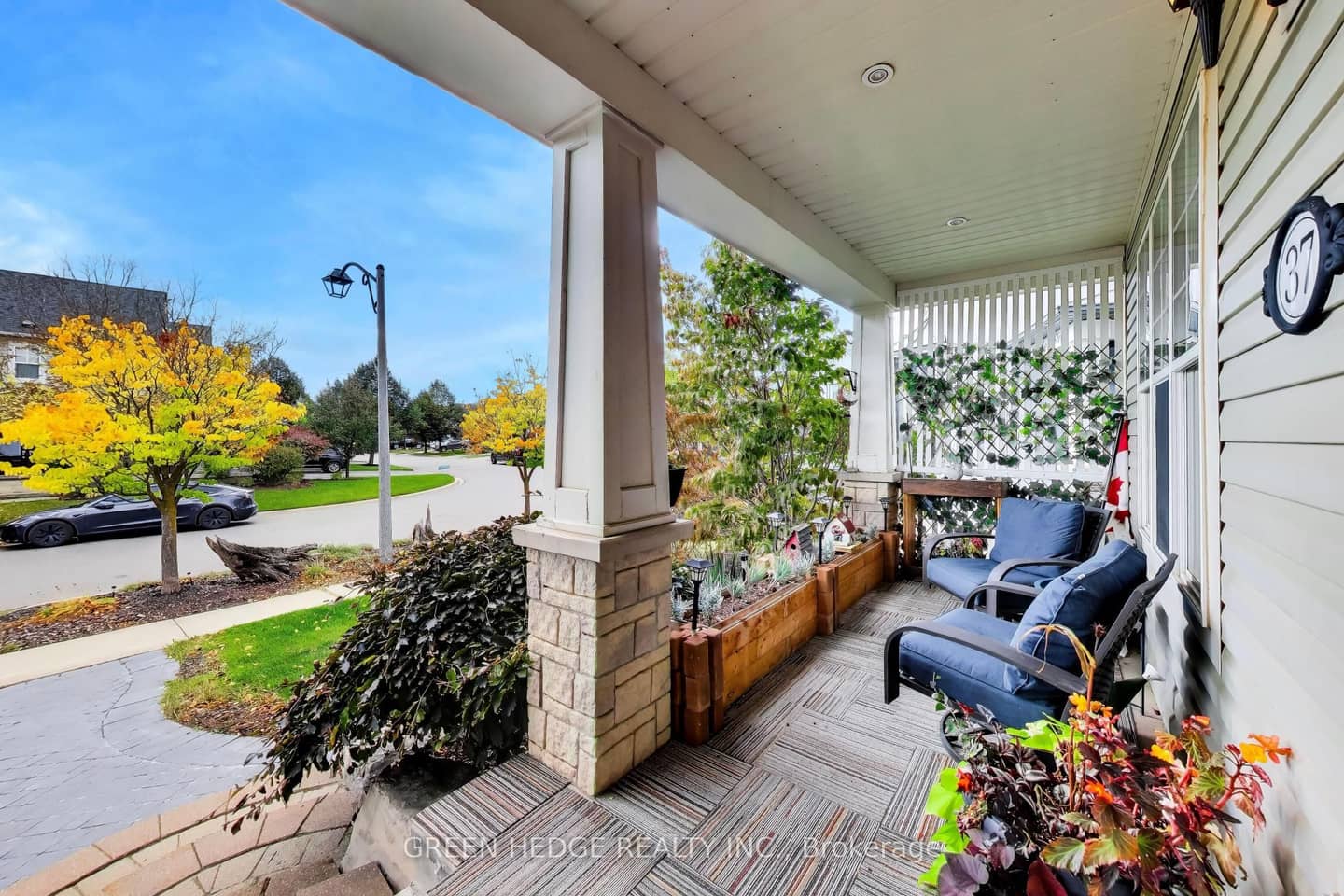37 Hurst Street, Halton Hills, ON L7J 2Z8