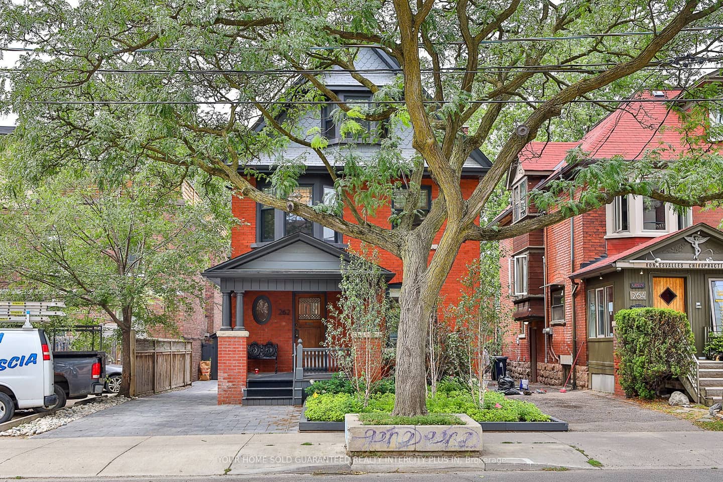 262 Roncesvalles Avenue, Toronto, ON M6R 2M1