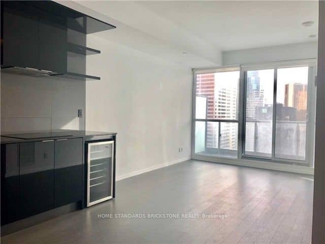 70 Temperance Street 4009, Toronto, ON M5H 0B1