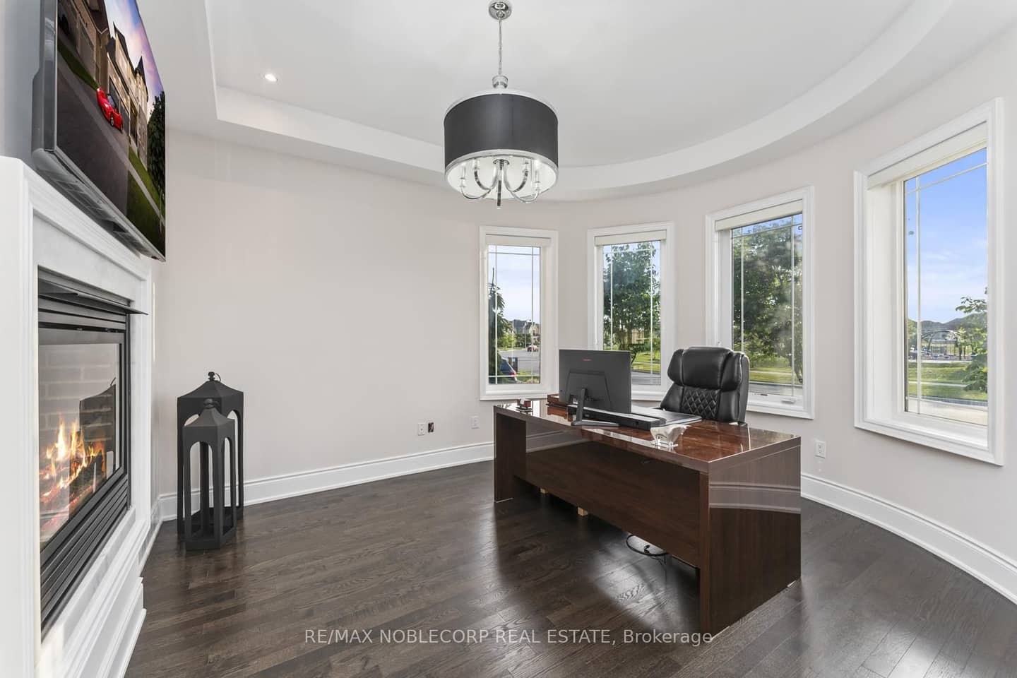 91 Woodgate Pines Drive, Vaughan, ON L4H 4A4