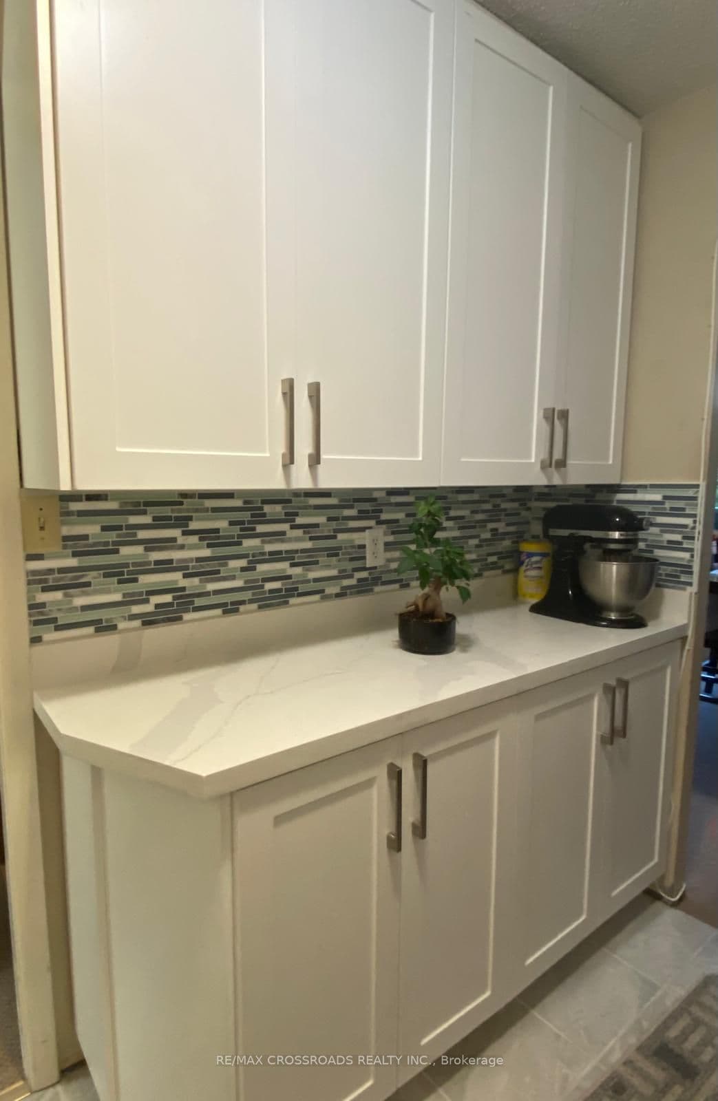 40 Sunrise Avenue 203, Toronto, ON M4A 2R4