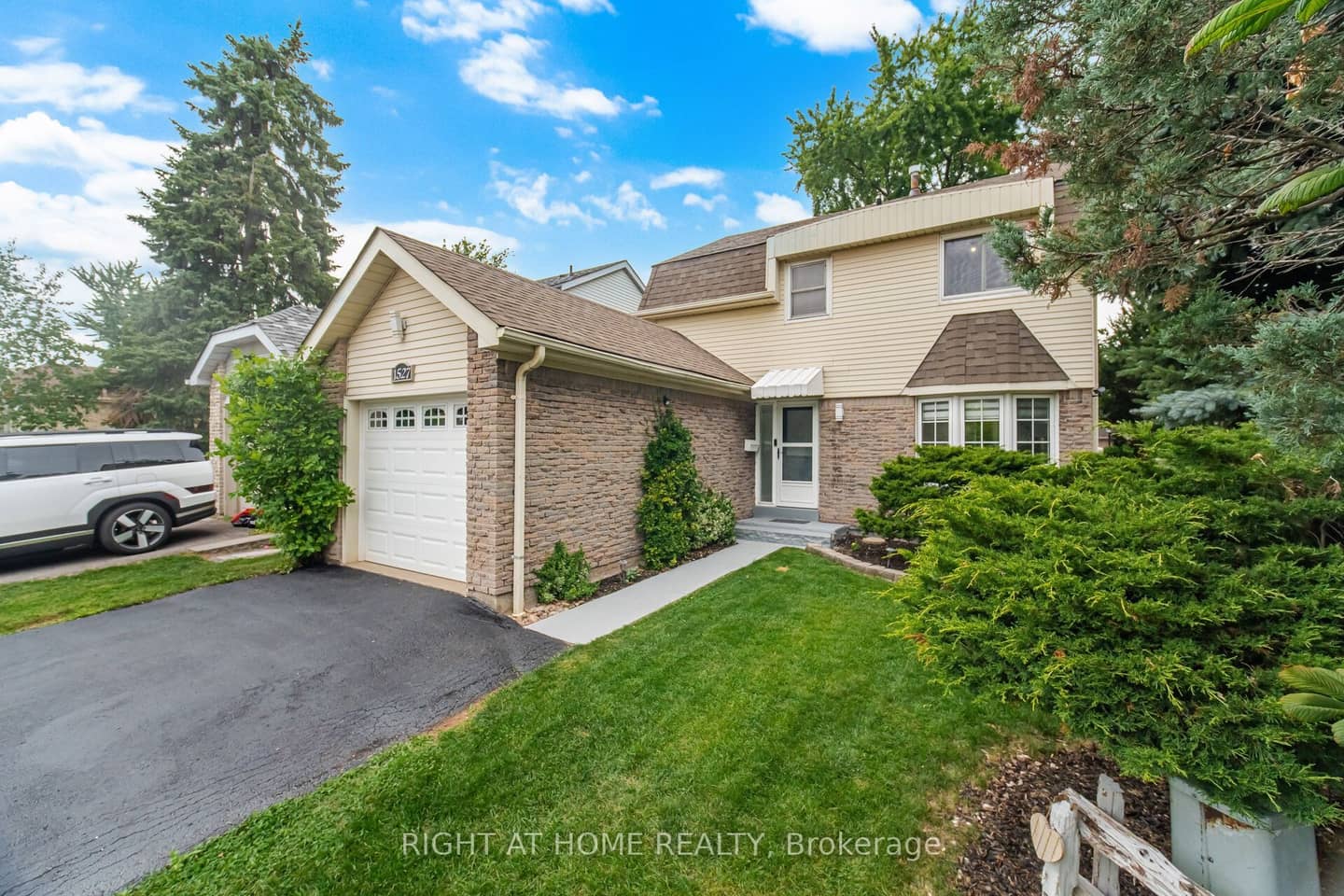1527 Forestdale Court, Oakville, ON L6H 3A1