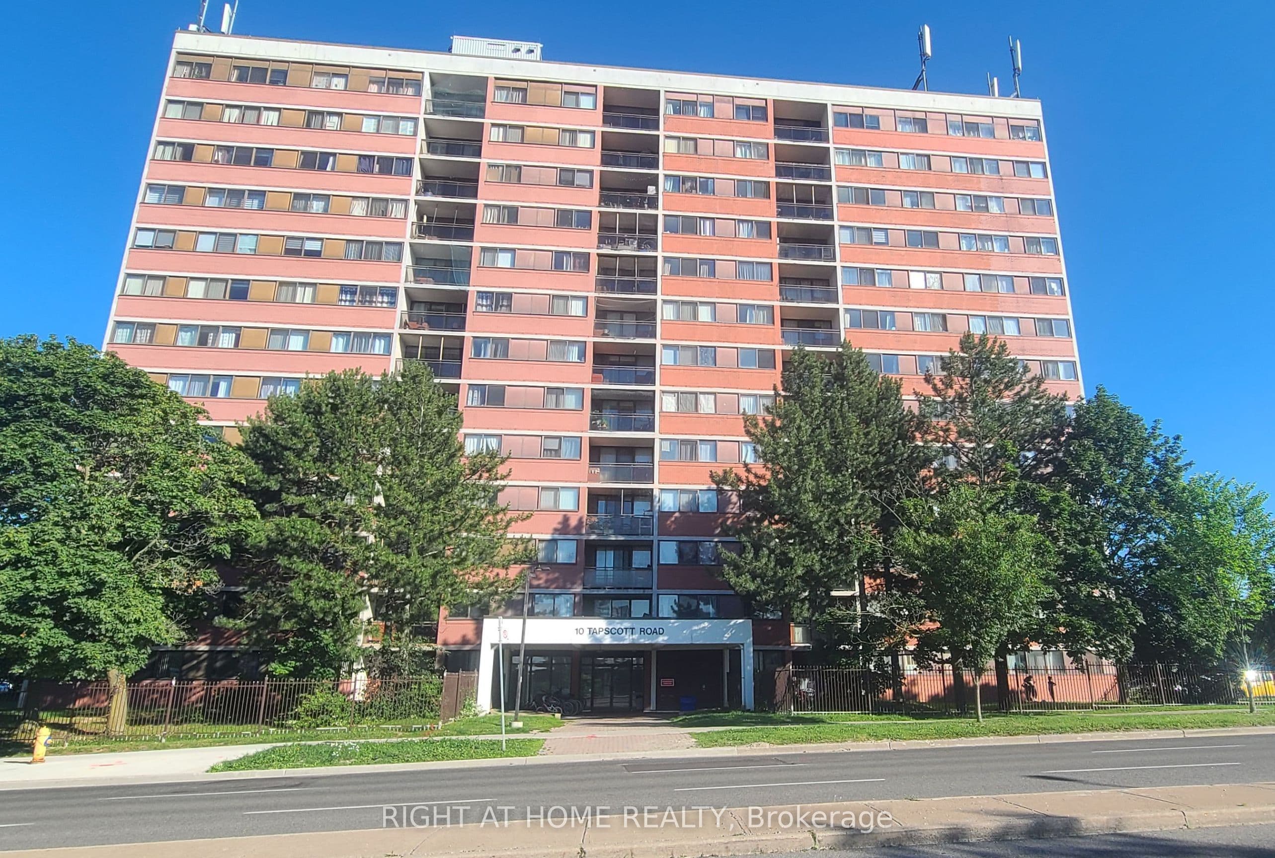 10 TAPSCOTT Road 405, Toronto, ON M1B 3L9