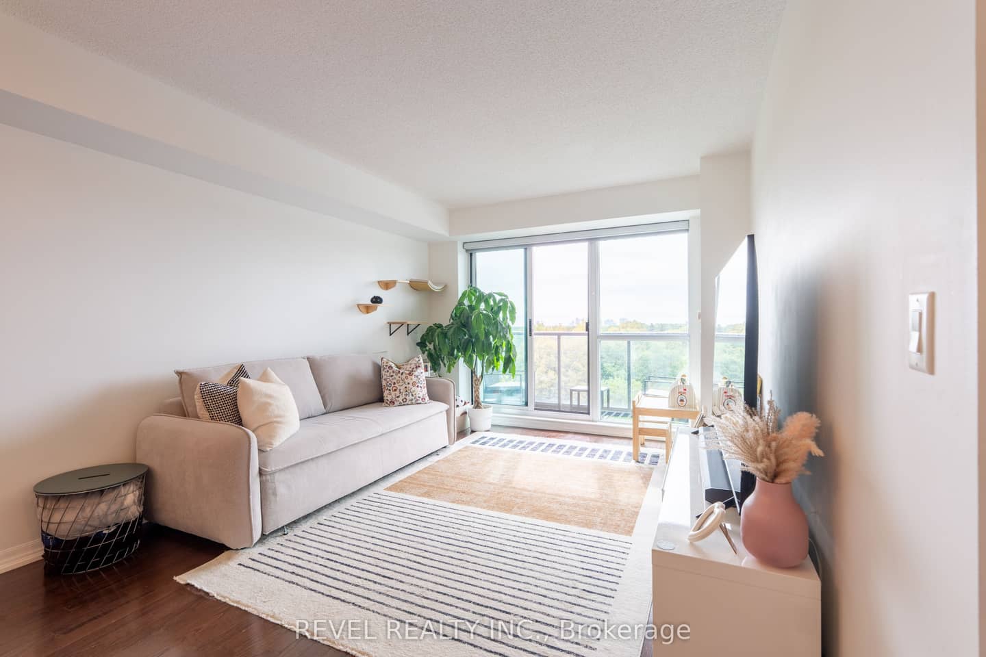 1403 Royal York Road 603, Toronto, ON M9P 0A1