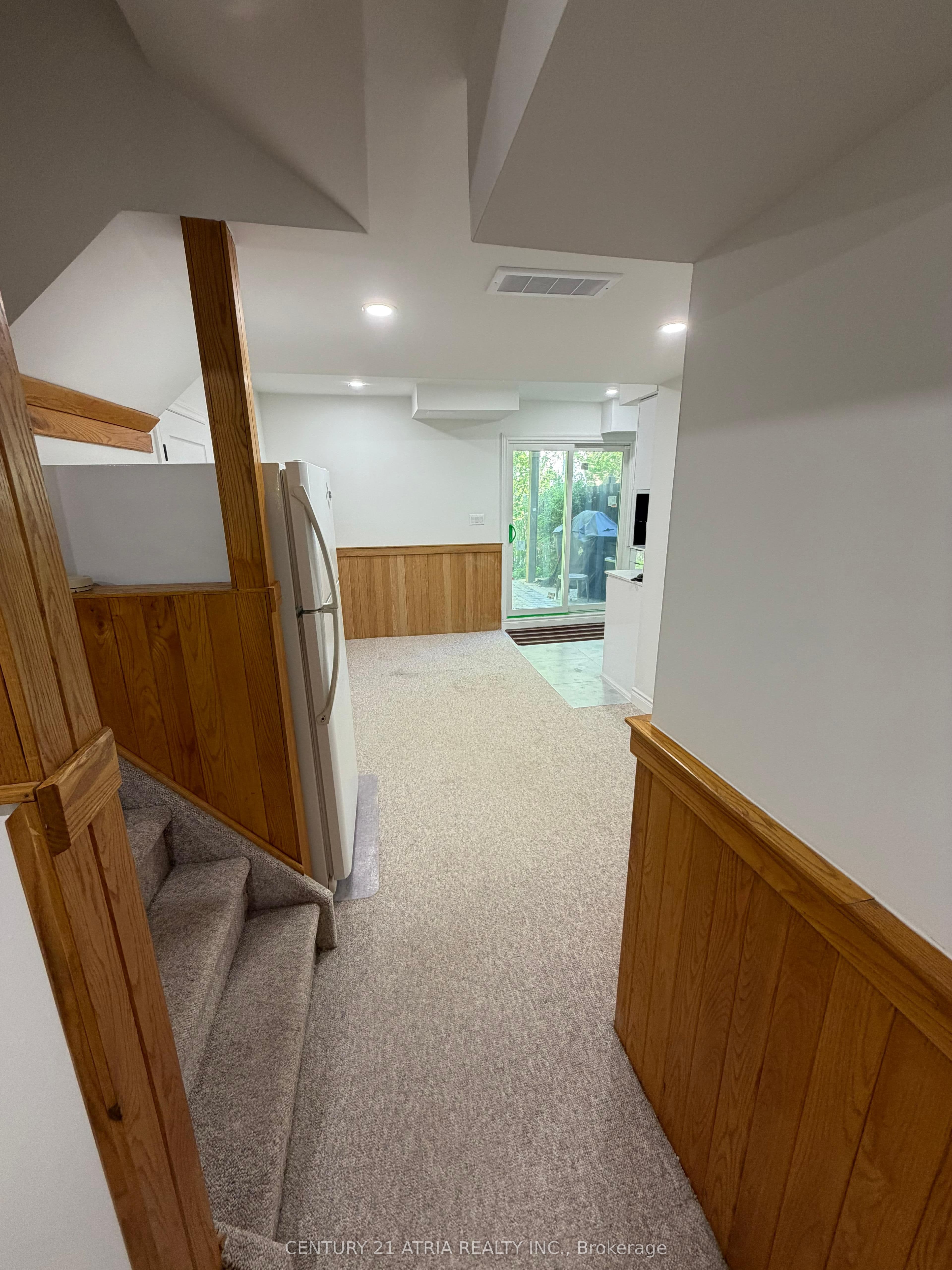 12 Wiles Court Basement, Aurora, ON L4G 3N5