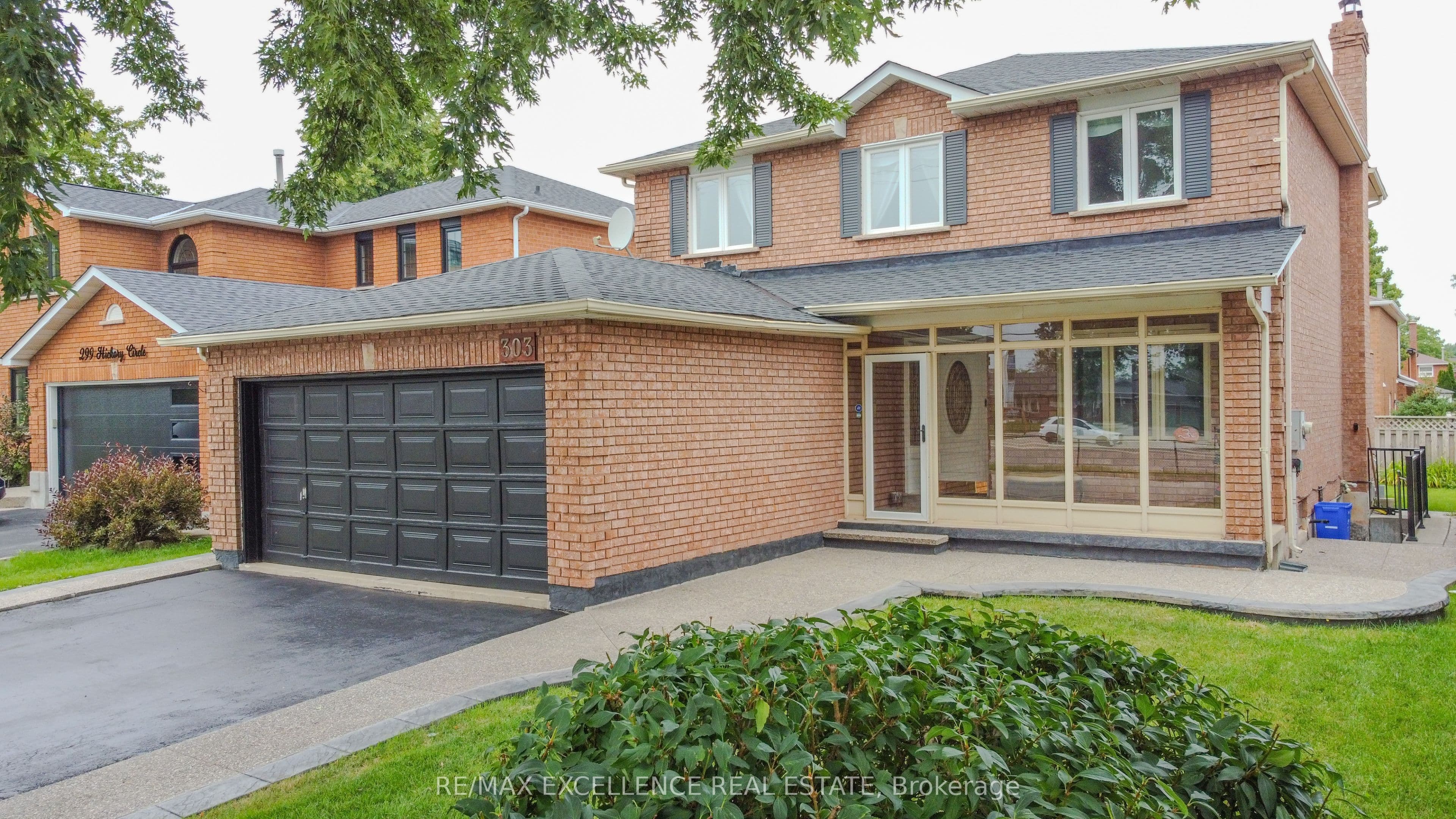 303 Hickory Circle, Oakville, ON L6H 4V3
