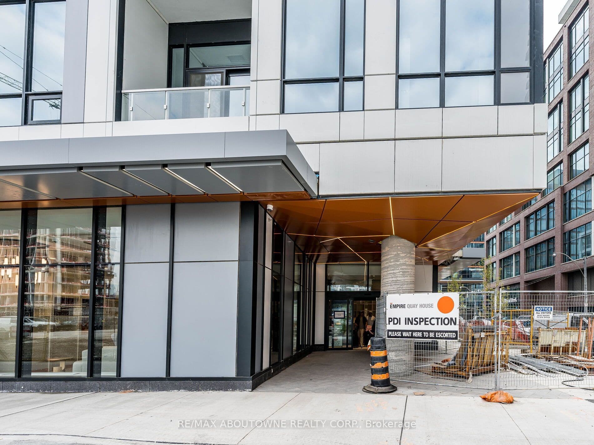 15 Richardson Street 1507, Toronto, ON M5A 0Y5