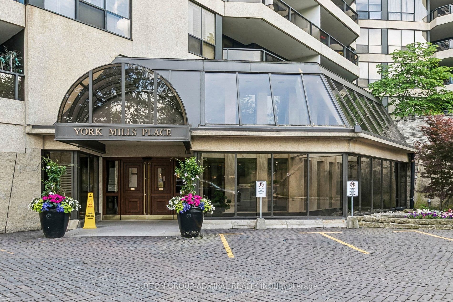 3900 Yonge Street 301, Toronto, ON M4N 3N6