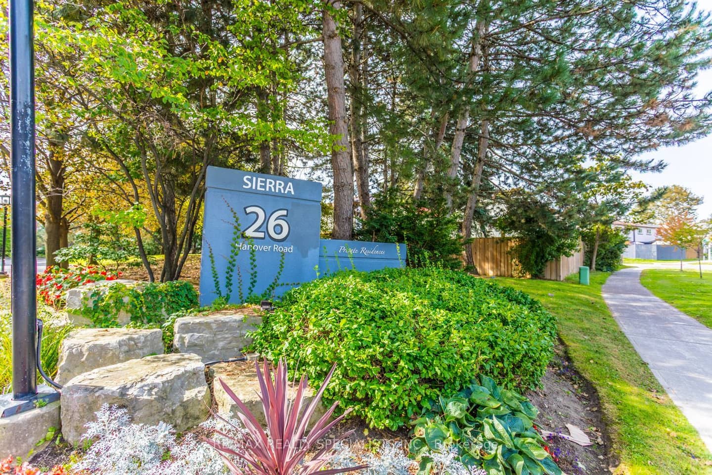26 Hanover Road 307, Brampton, ON L6S 4T2