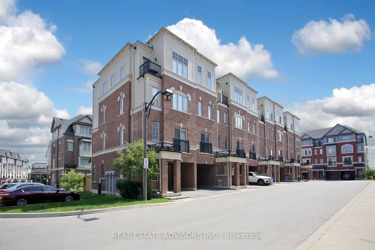 2696 Deputy Minister Path 169, Oshawa, ON L1H 7K4