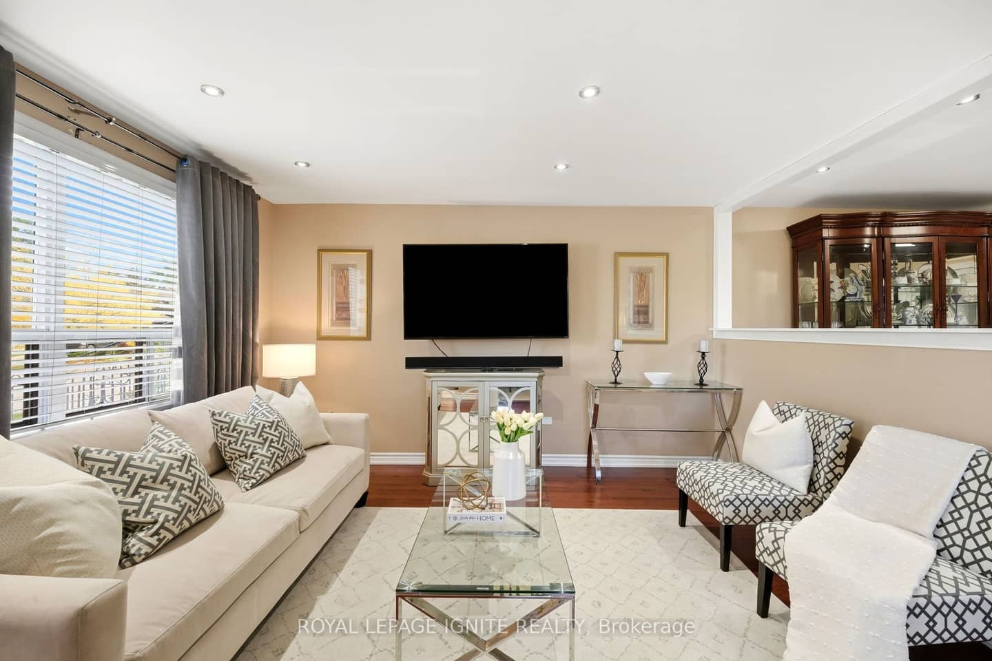 4 Buttercup Court, Toronto, ON M9L 2M9