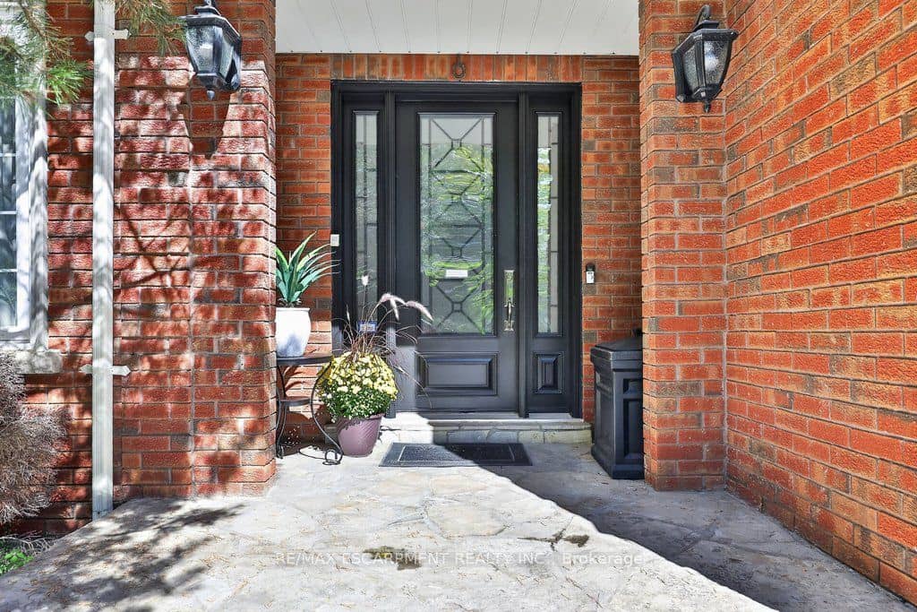 5097 Elderview Court, Mississauga, ON L5M 5A9