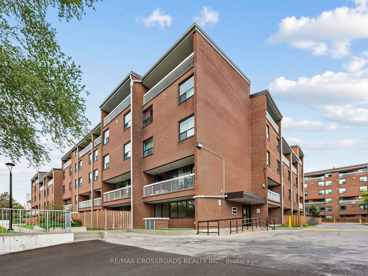 4060 Lawrence Avenue E 504, Toronto, ON M1E 4V4