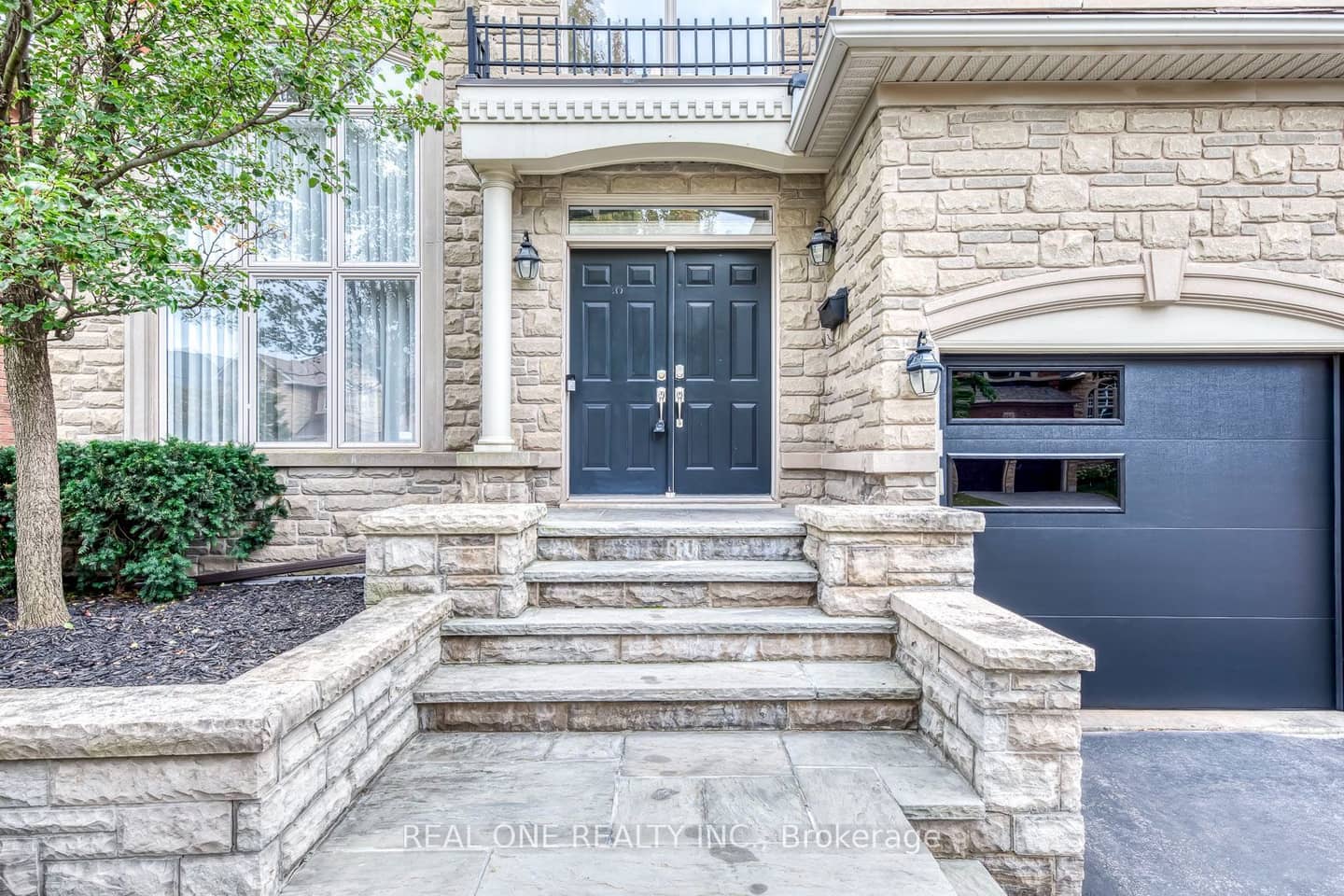 2456 Bon Echo Drive, Oakville, ON L6H 7P9