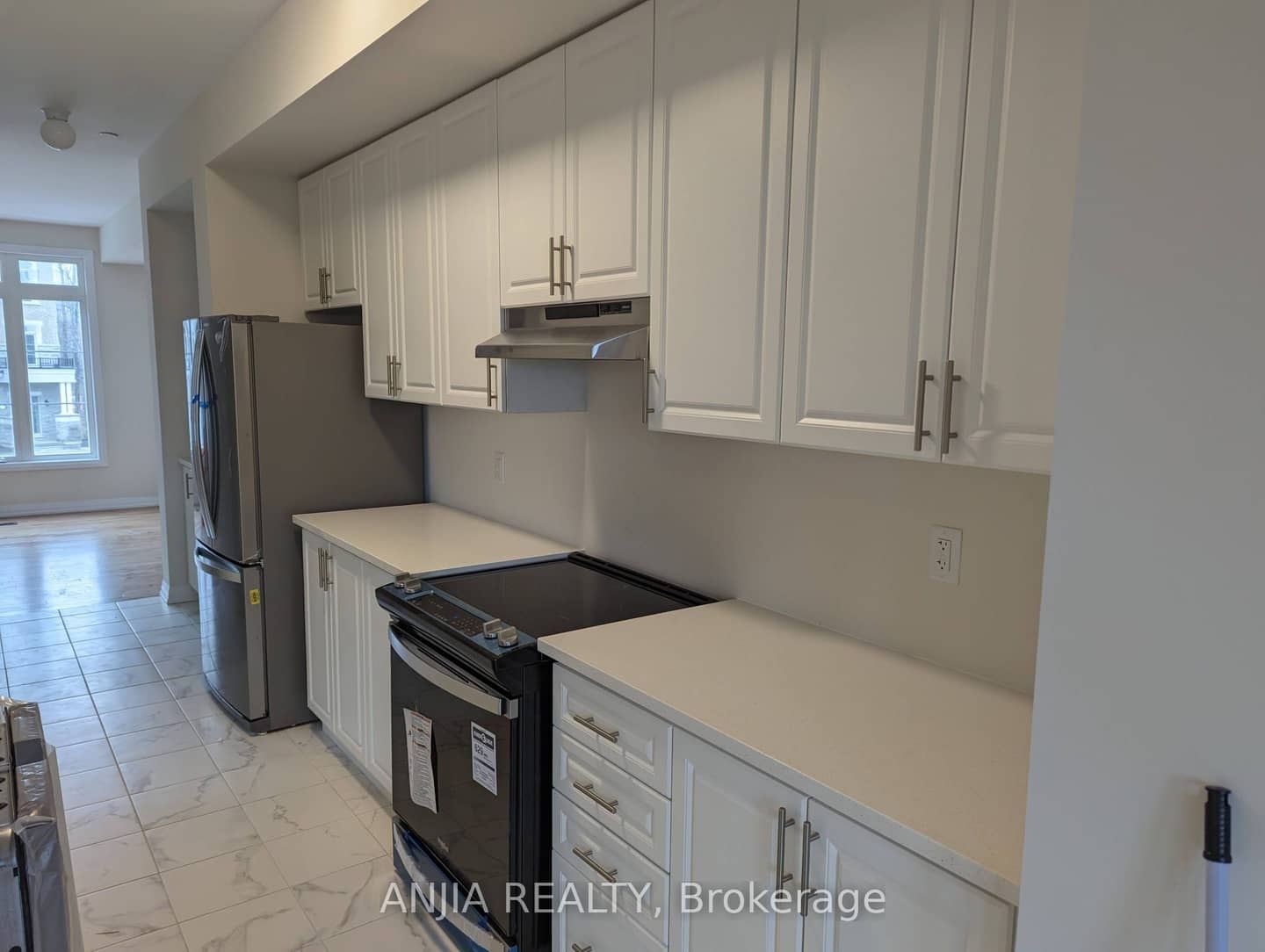 16 Coote Court, Ajax, ON L1T 0P5
