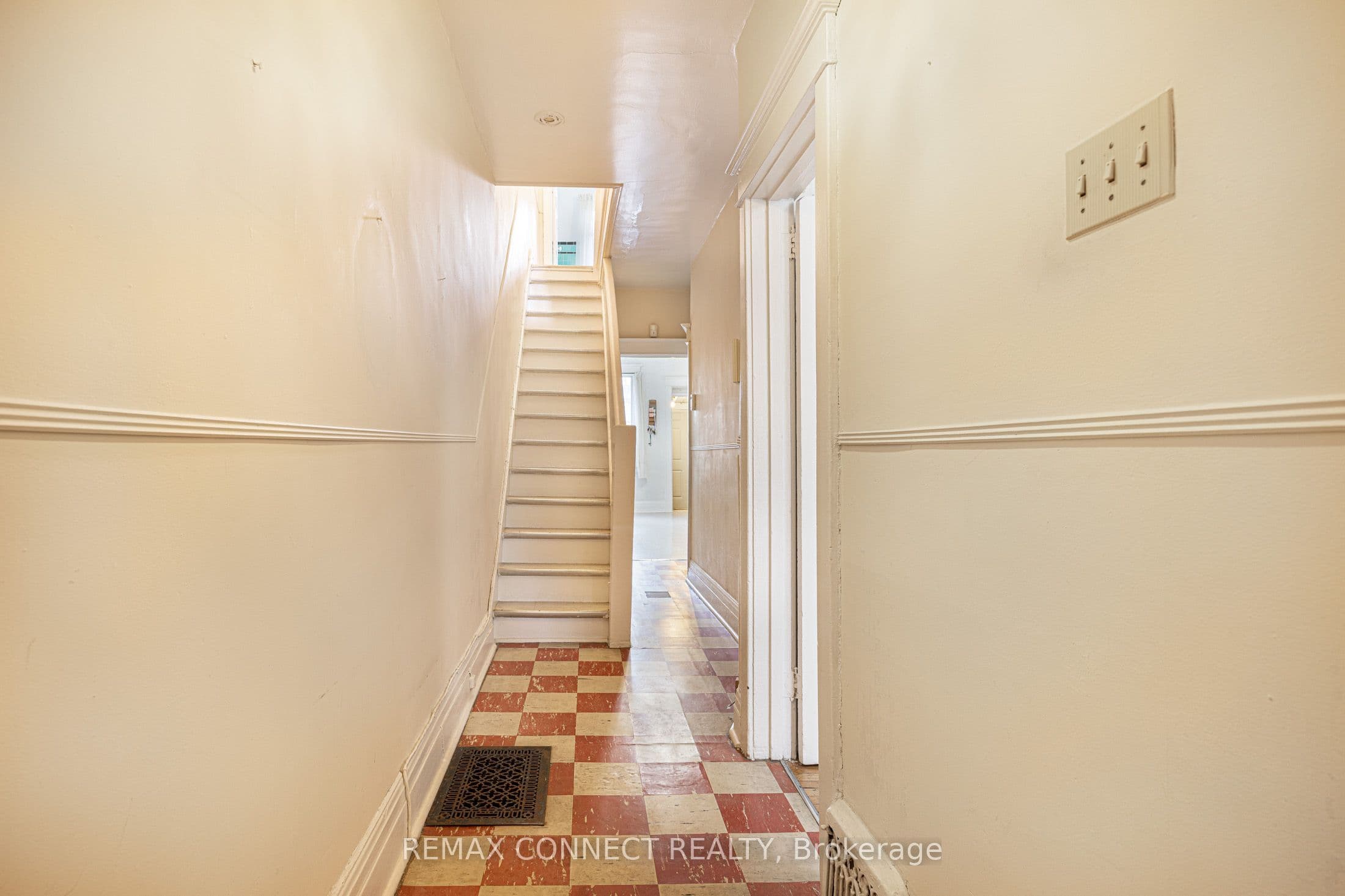 60 Hazelwood Avenue, Toronto, ON M4J 1K5