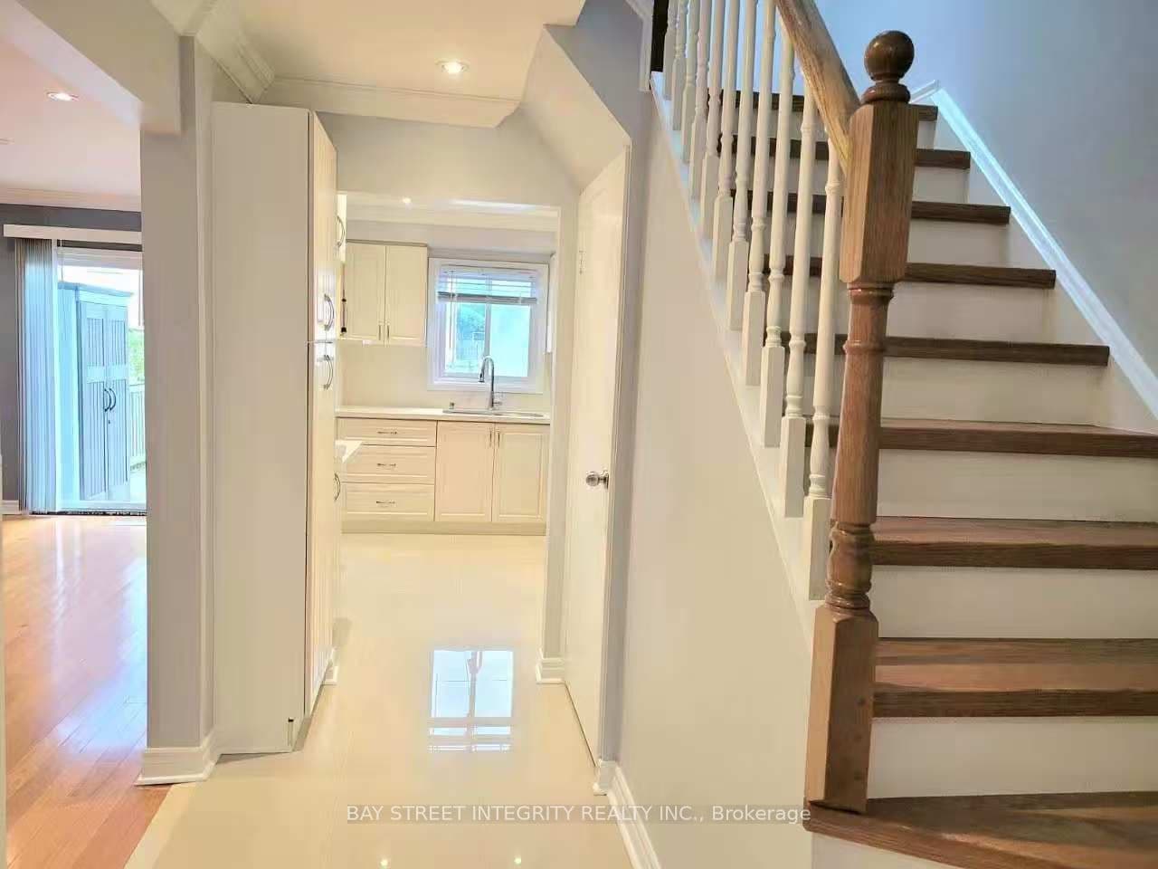 22 Dunbar Crescent, Markham, ON L3R 6W8