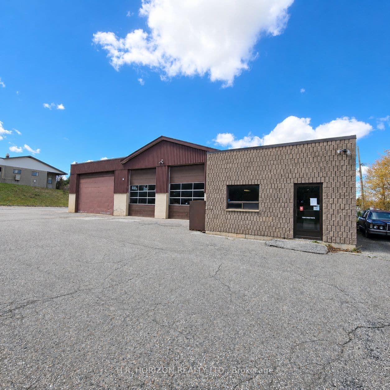 60 Industrial Parkway N, Aurora, ON L4G 4C2