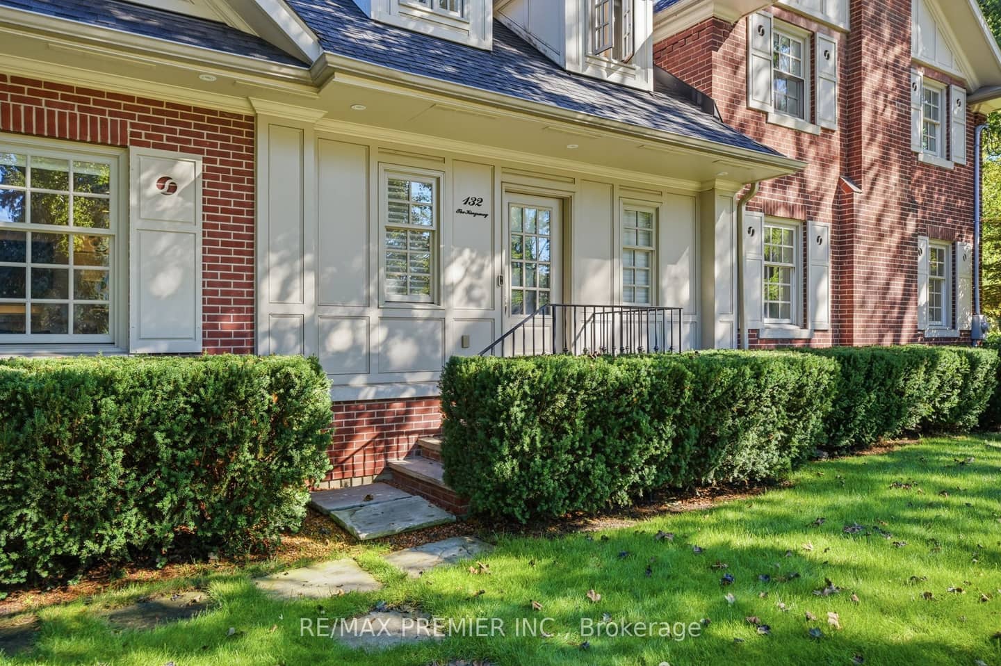 132 The Kingsway, Toronto, ON M8X 2V3
