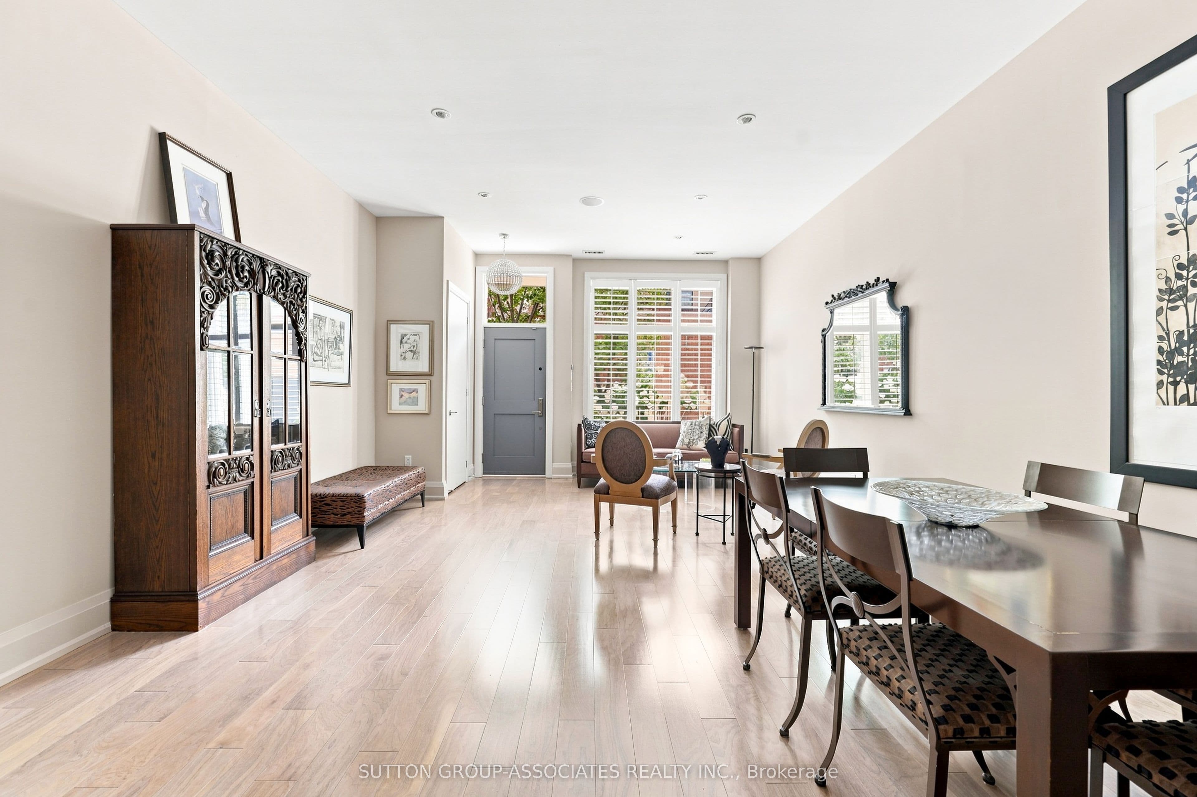 385 Brunswick Avenue TH9, Toronto, ON M5R 3R1