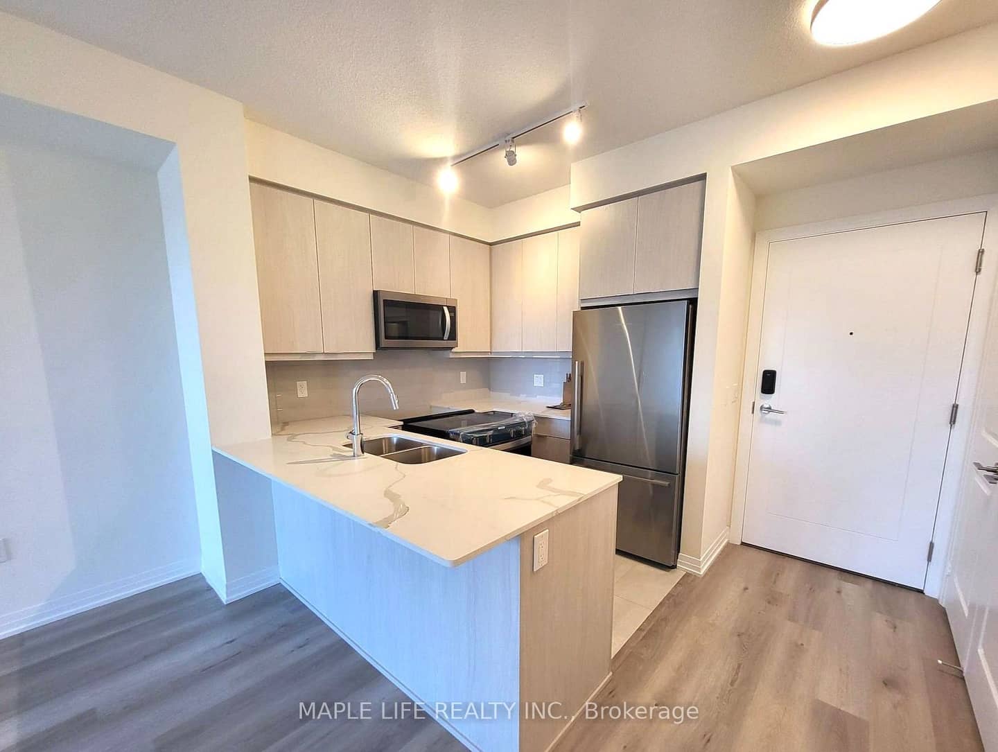 15 Watergarden Drive 302, Mississauga, ON L5R 0H4
