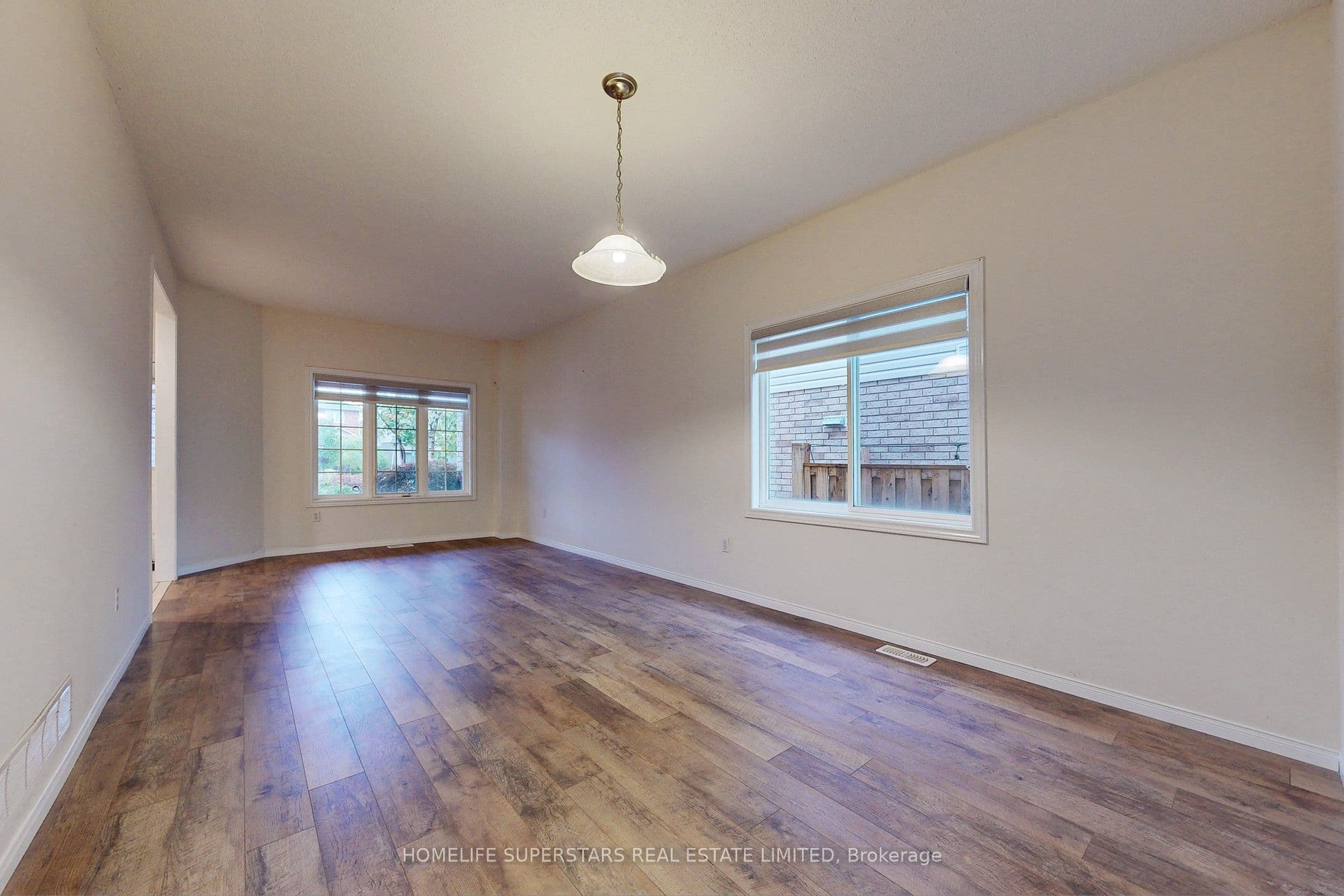32 HOLKHAM Avenue, Hamilton, ON L9K 0H3