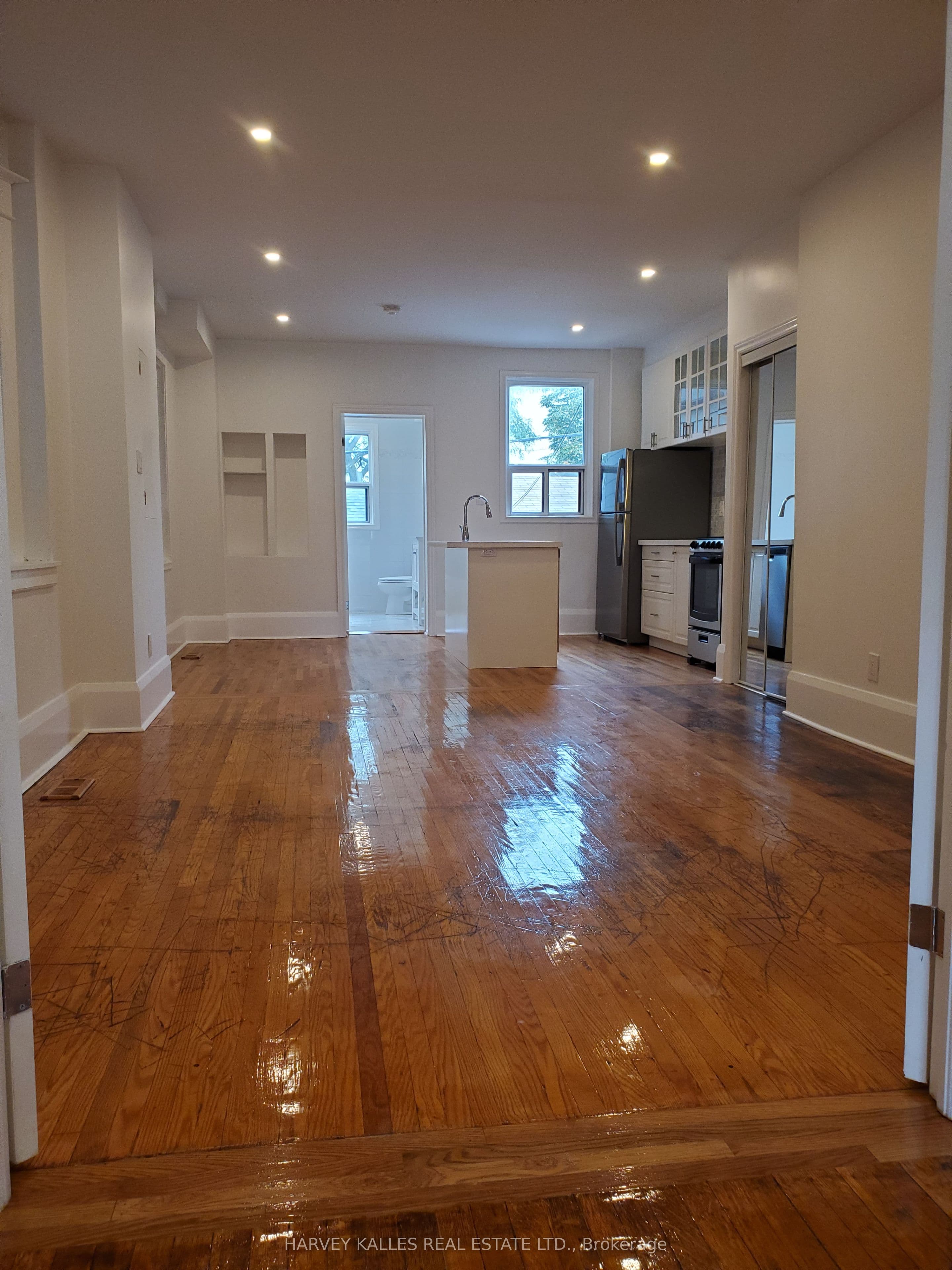 1300 Lansdowne Avenue Main, Toronto, ON M6K 2V9