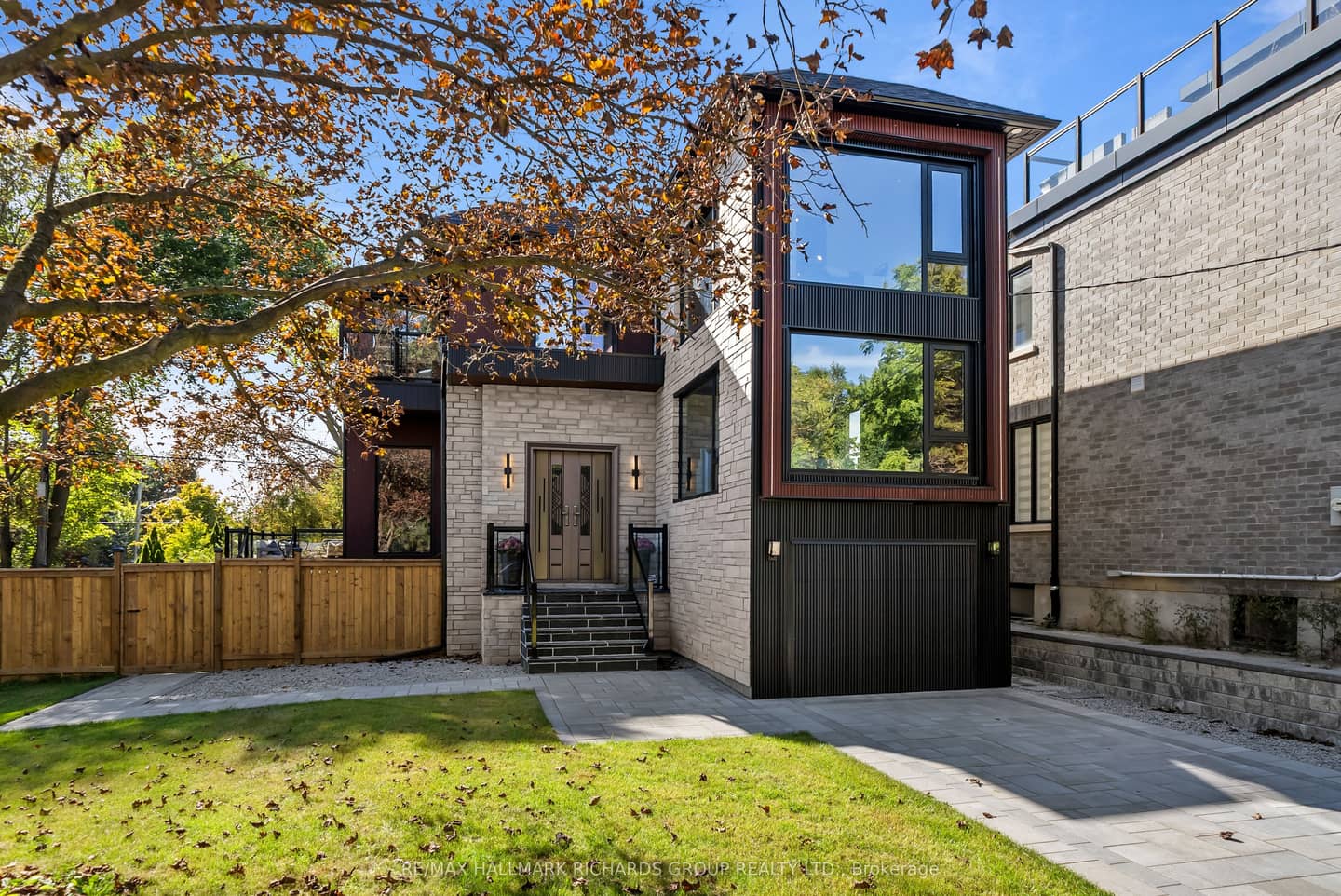 44 Sunnypoint Crescent, Toronto, ON M1M 1B9