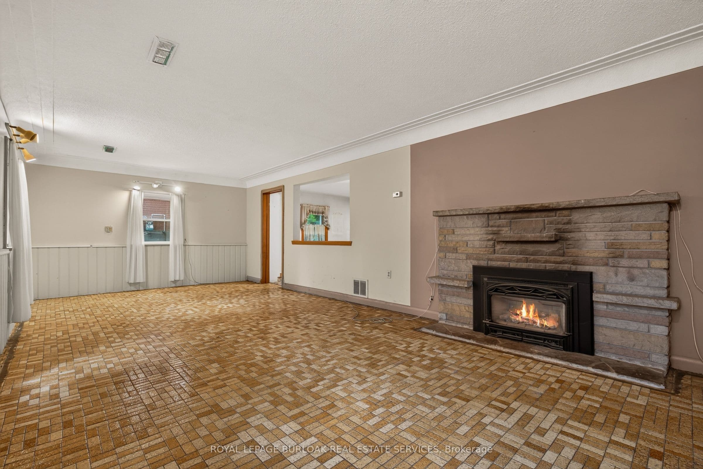 539 Enfield Road, Burlington, ON L7T 2X5