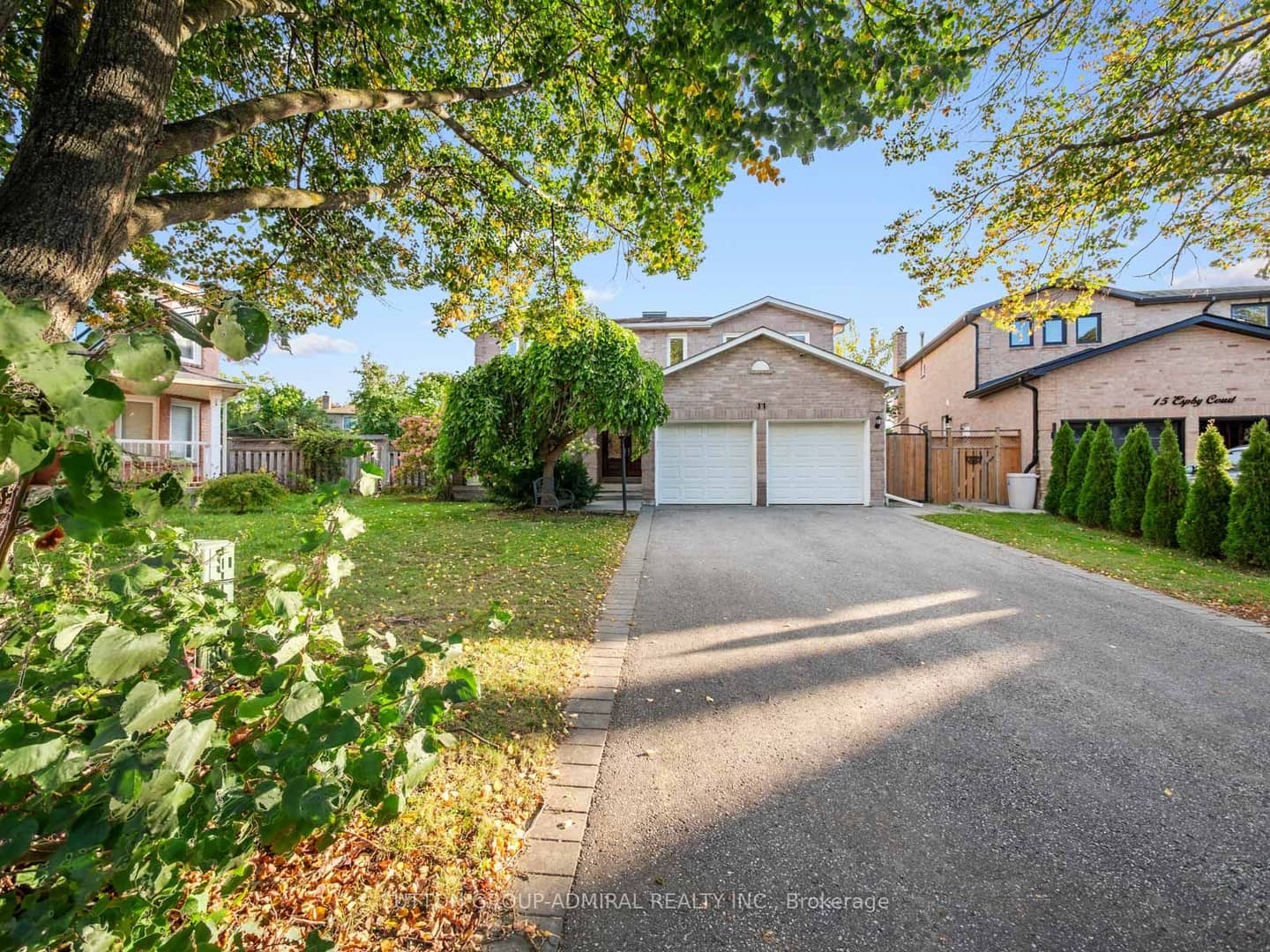 11 Espby Court, Richmond Hill, ON L4C 9L2