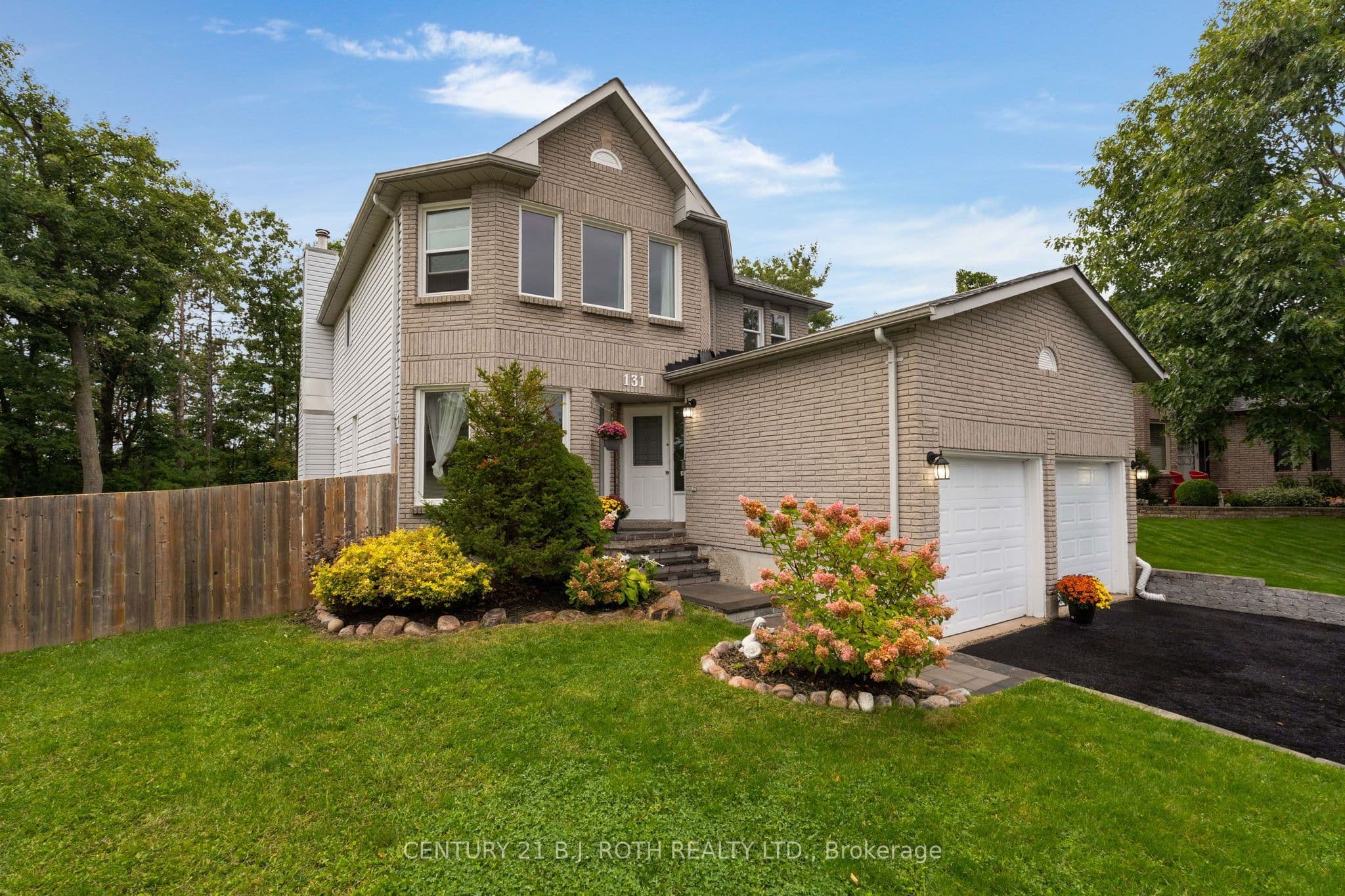 131 Browning Trail, Barrie, ON L4N 6R2
