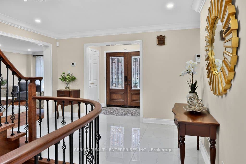 1634 Tipperary Court, Mississauga, ON L5H 3Z4