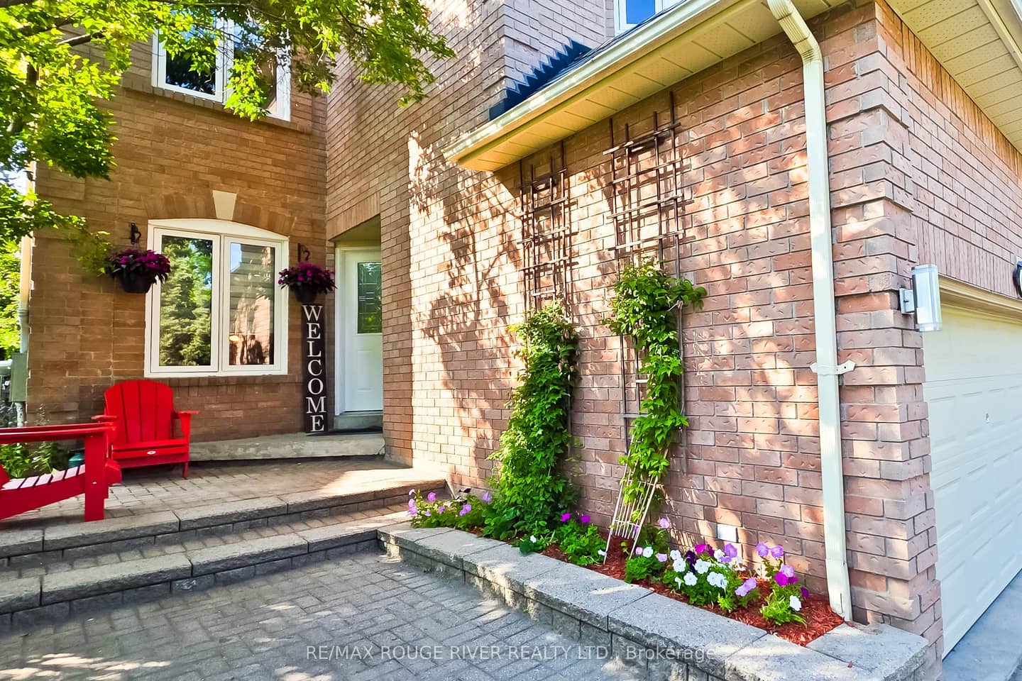 6 Knotty Pine Drive, Whitby, ON L1R 2J6